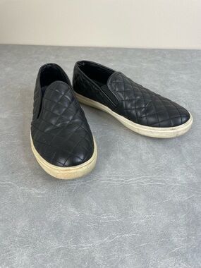 Steve Madden Ecentrcq Black Quilted Slip-on Sneakers